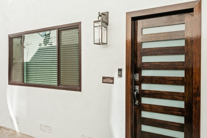 LAX adjacent/SOFI Stadium Cozy Comfy Townhouse