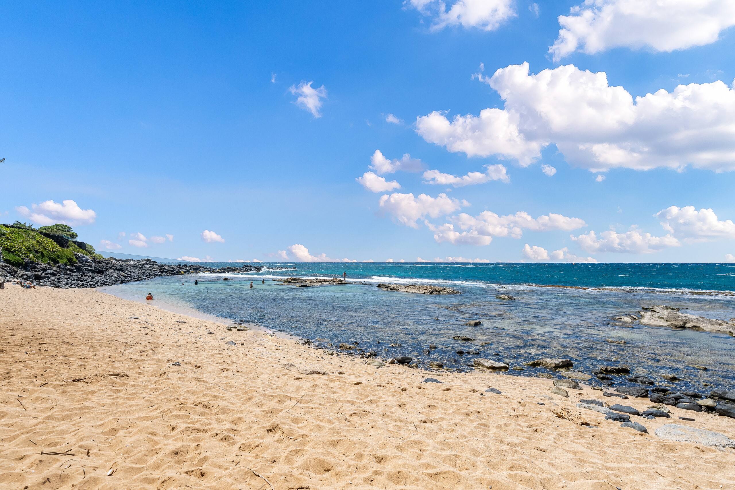 Home in Paia · ★4.91 · 6 bedrooms · 8 beds · 4.5 baths - Image 62