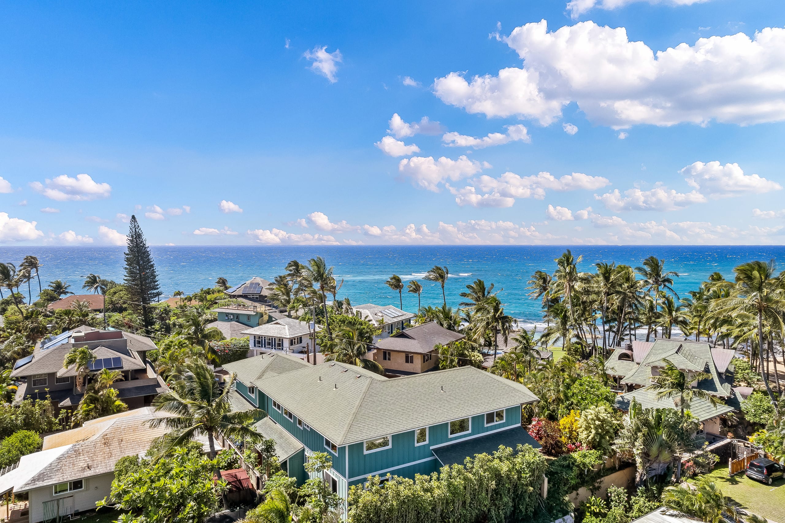 Home in Paia · ★4.91 · 6 bedrooms · 8 beds · 4.5 baths - Image 2