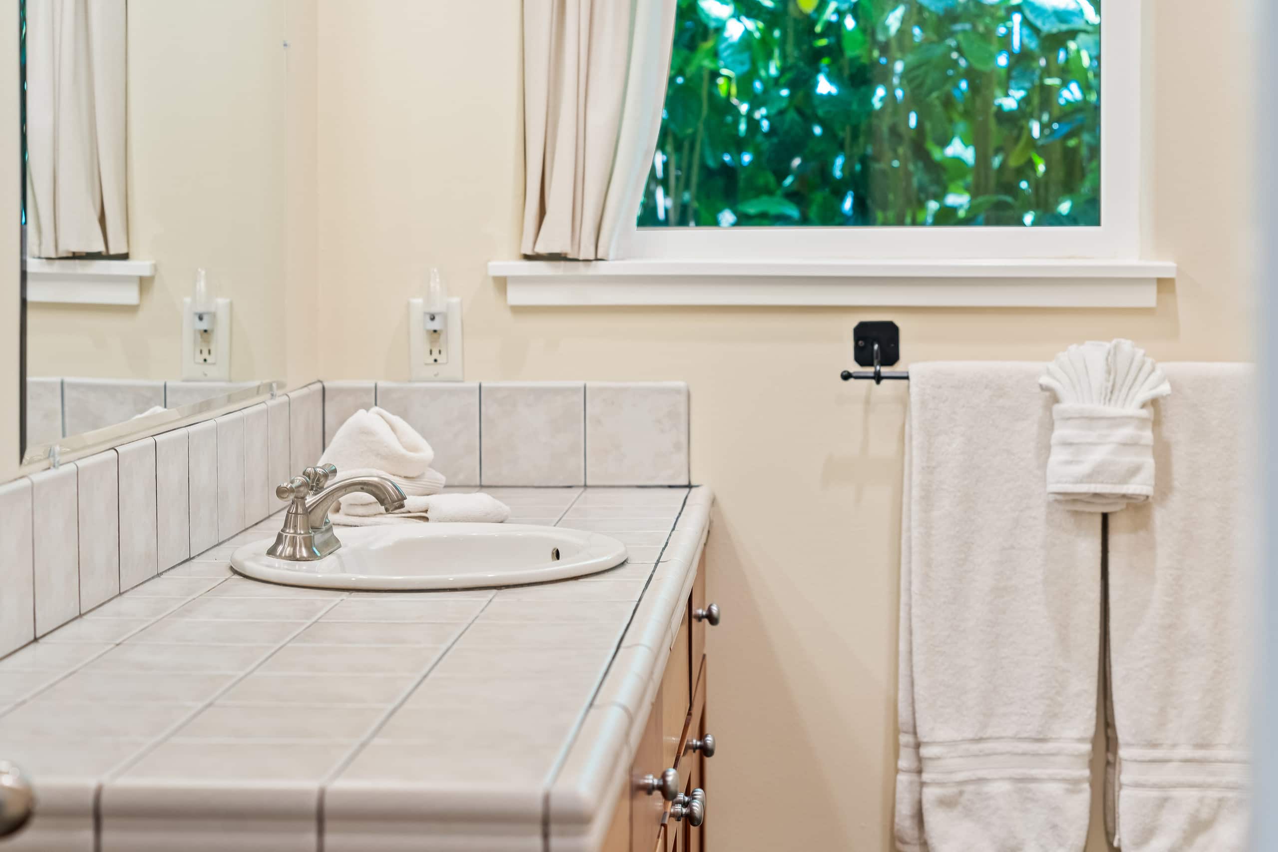 Home in Paia · ★4.91 · 6 bedrooms · 8 beds · 4.5 baths - Image 36