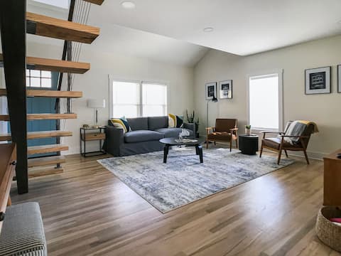 Limestone Landing - Cozy Luxury Retreat w/ HOT TUB