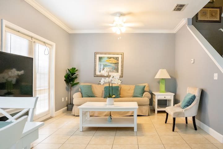 Lovely 4 Bedroom Unit In Lucaya Village. - Four Corners, FL