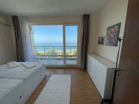 Lovely apartment with full sea view.