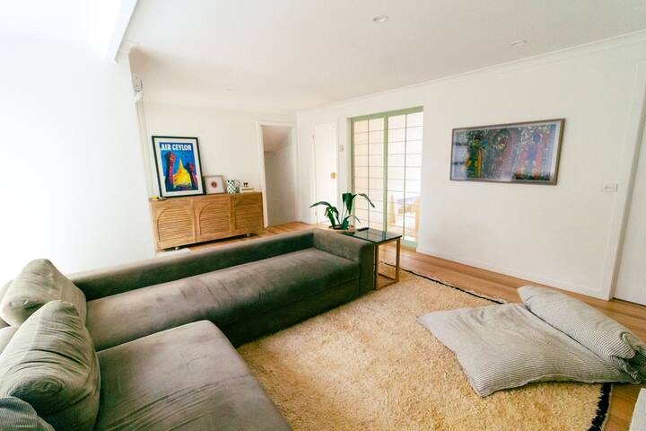 The Terracotta Palace – Stylish 3 Bedrooms in Rye gallery image 3