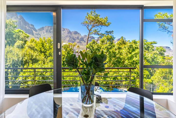 Casa Vista – Luxe designer apartment in Camps Bay gallery image 2