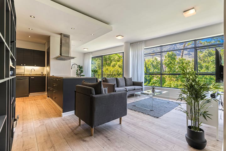 Casa Vista – Luxe designer apartment in Camps Bay