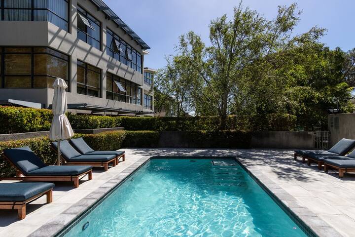 Casa Vista – Luxe designer apartment in Camps Bay gallery image 5