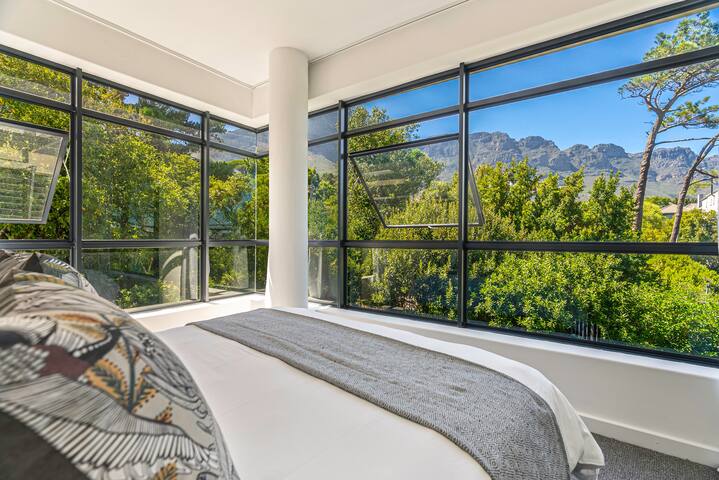 Casa Vista – Luxe designer apartment in Camps Bay gallery image 4