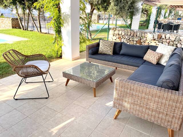 Villa con piscina privada y AC gallery image 4