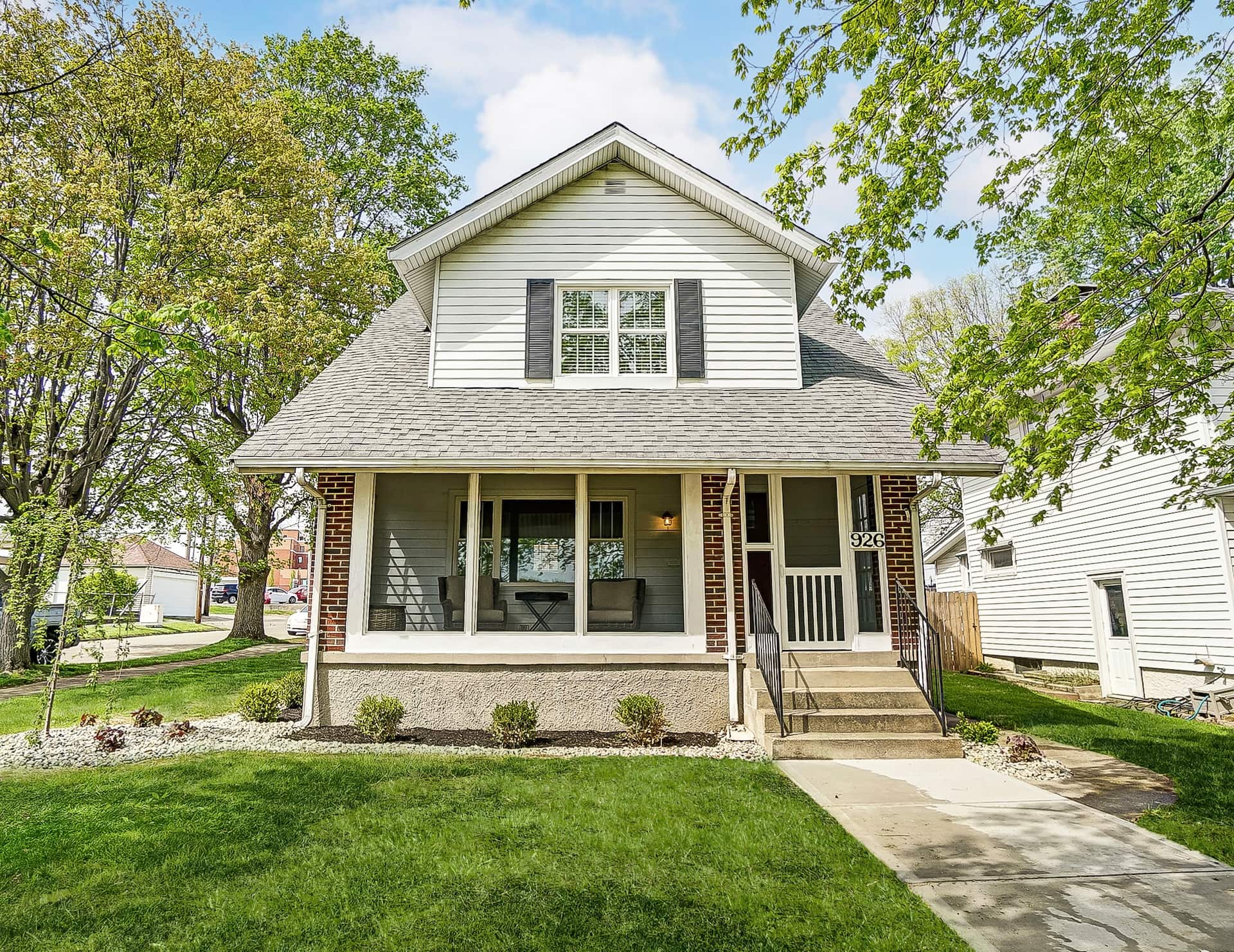 Close to entertainment, shopping and restaurants