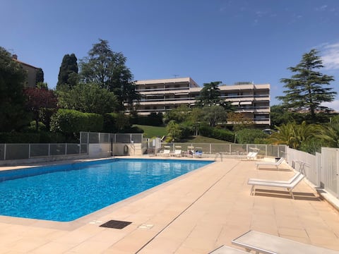 Airbnb performant: Cozy apartment, gardens, swimming pool, air conditioning à Antibes