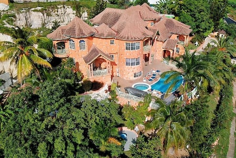 Dream Castle Villa, Montego Bay 9 large Bedrooms