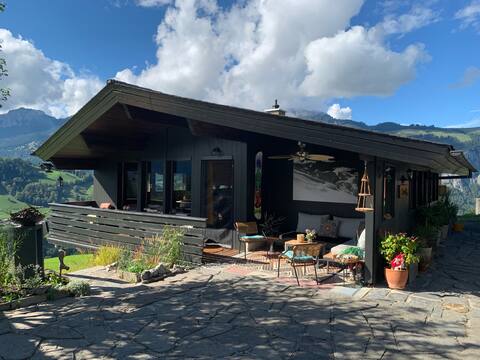 Drop In mountain chalet with hot pot