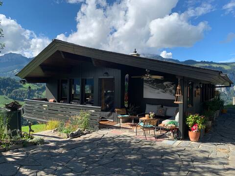 Drop In mountain chalet with hot pot