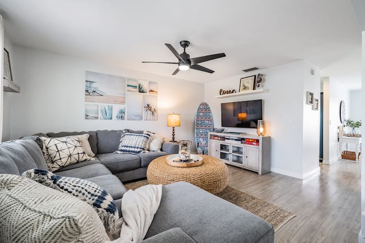 "Gone Coastal" 
Beautifully Remodeled Cozy Condo - Largo, FL