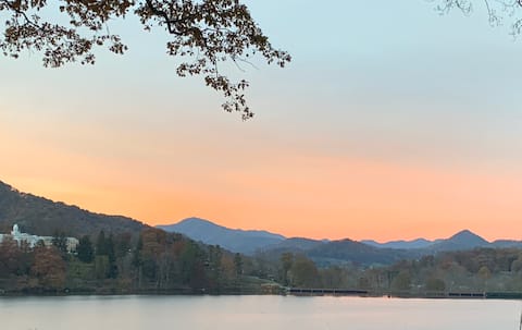 What A View -Stunning Lake & Mountain View