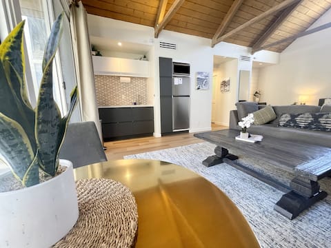 Newly Remodeled Scandinavian Desert Oasis w/ pools