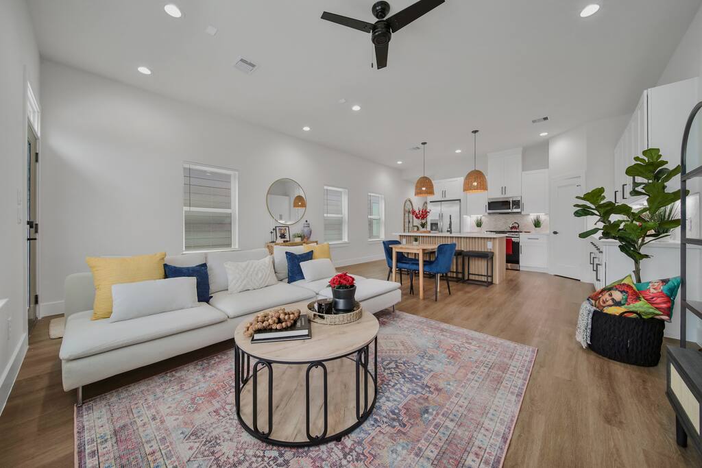 Airbnb Frida Inspired Heights Home