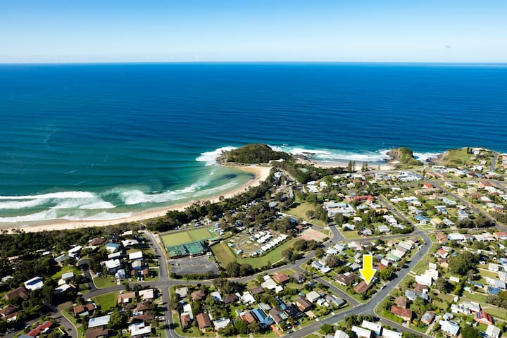 BEACH BASE – 6 min walk from the beach