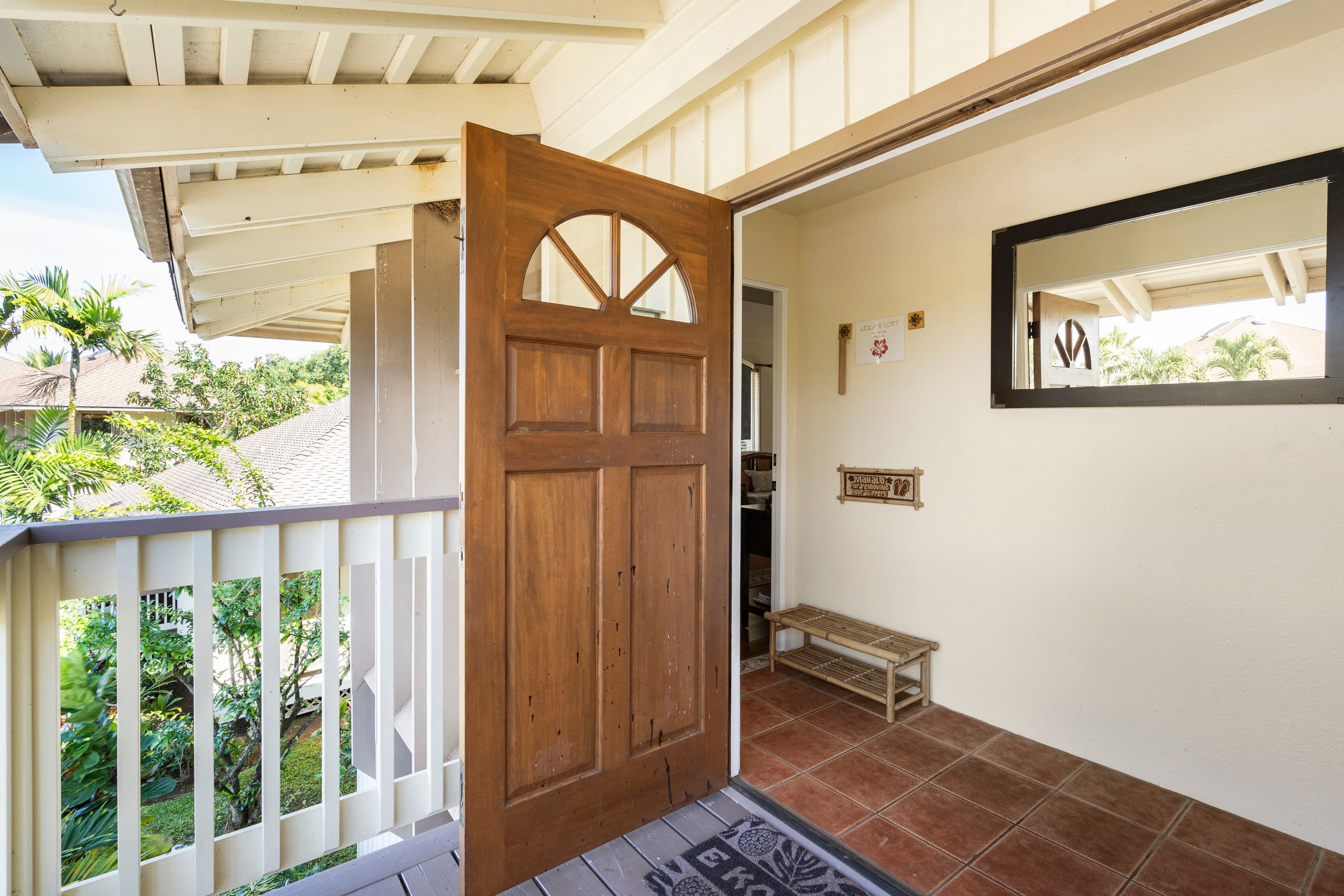 Top floor, King bed, full kitchen, A/C & pool - Photo 19