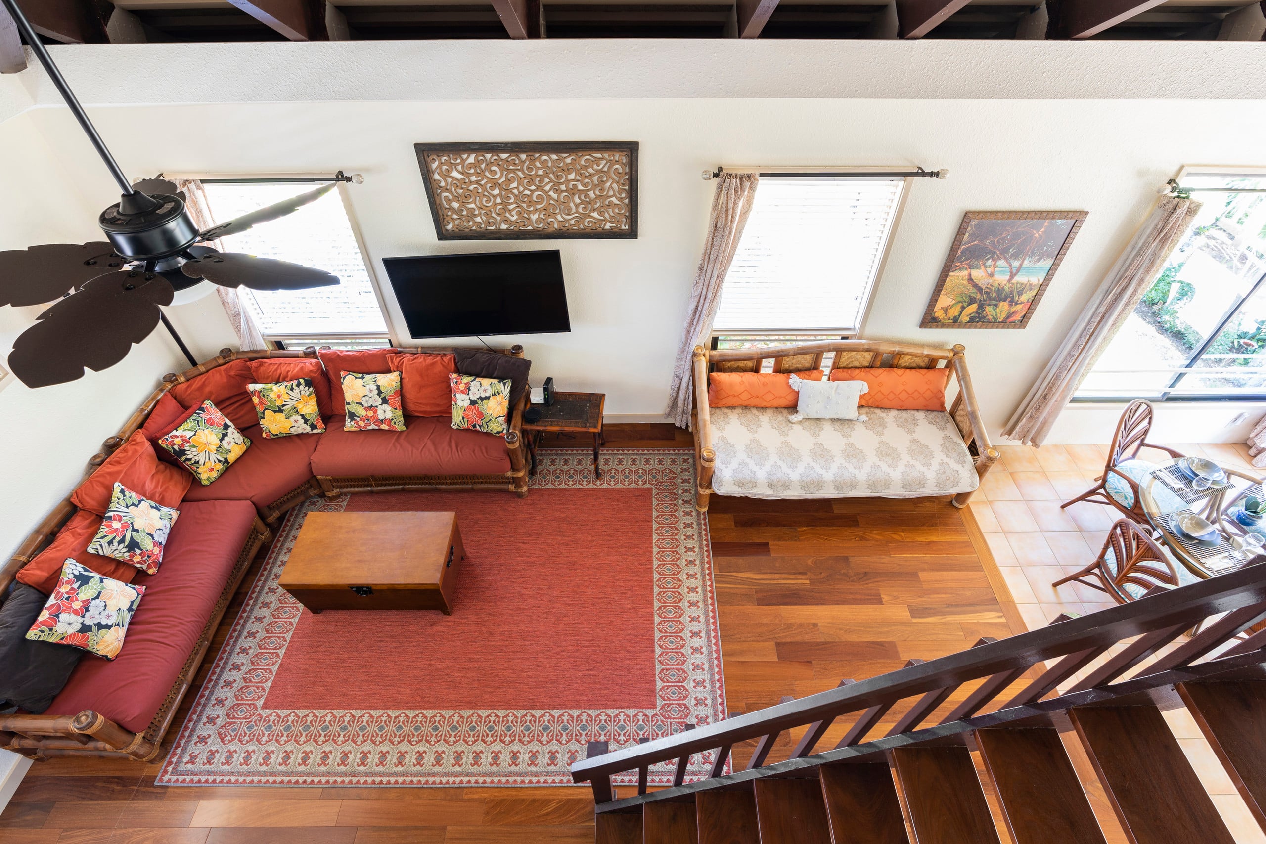 Top floor, King bed, full kitchen, A/C & pool - Photo 5