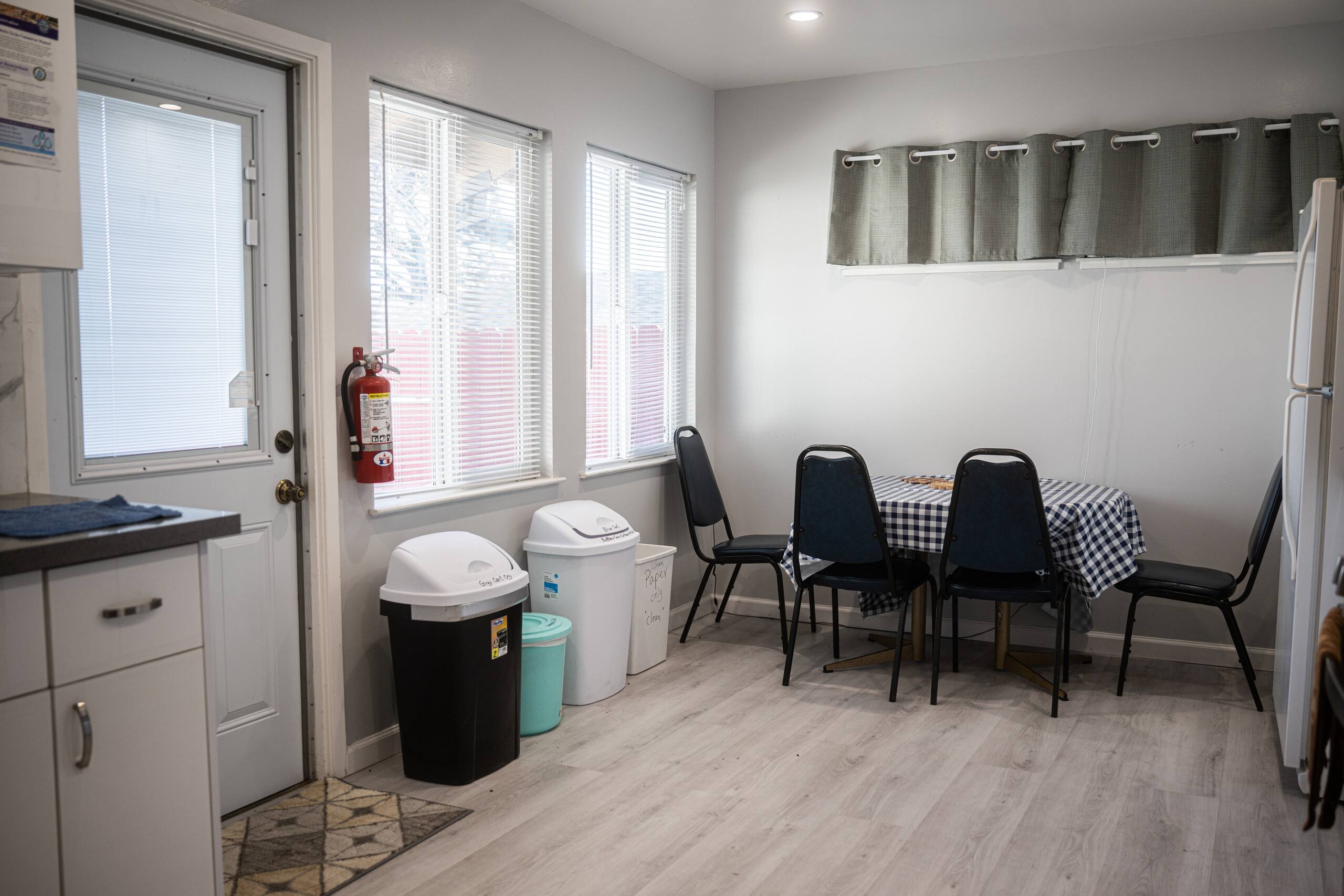 Home in South San Francisco · ★4.79 · 3 bedrooms · 7 beds · 2 private baths - Image 9