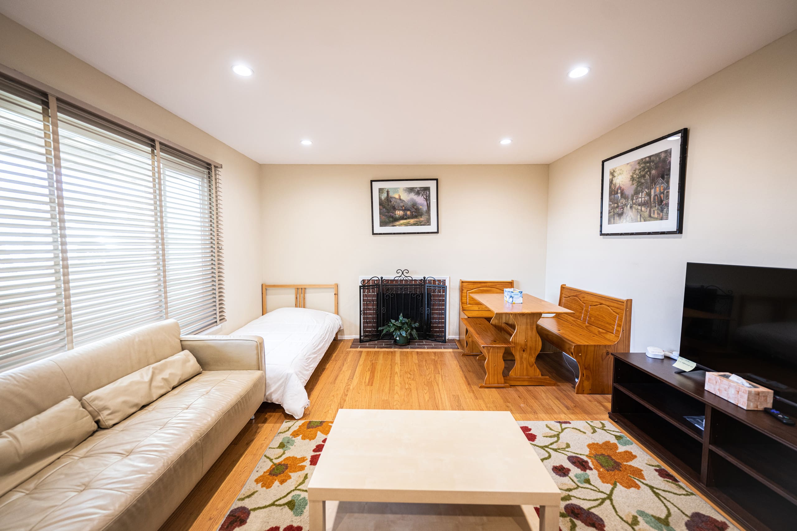 Home in South San Francisco · ★4.79 · 3 bedrooms · 7 beds · 2 private baths - Image 5