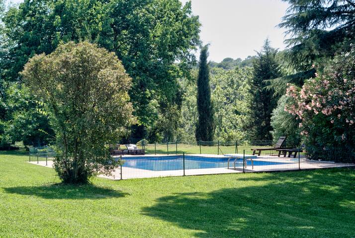 Beautiful Country Villa with pool gallery image 3