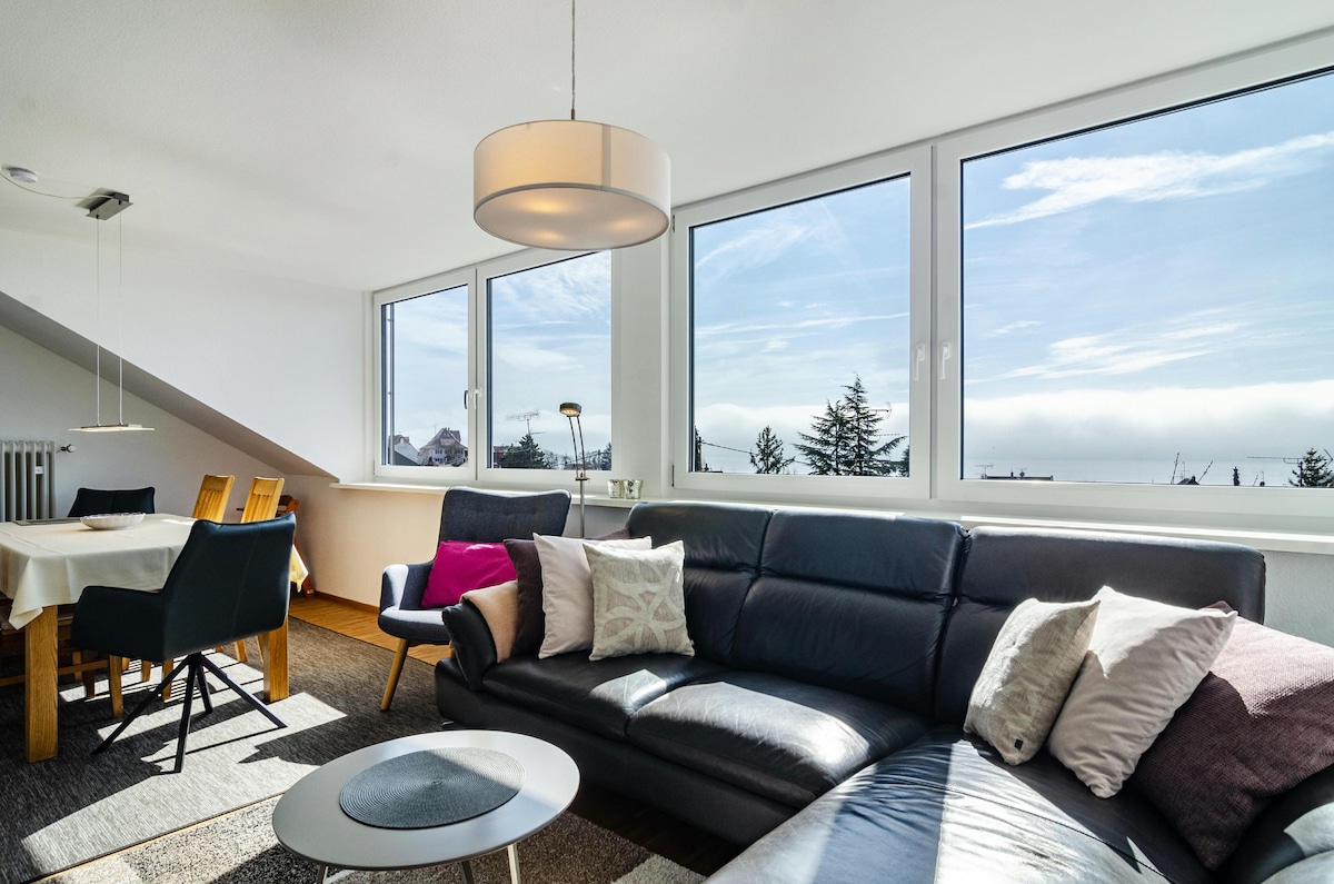 Annuncio Airbnb popolare: Enjoy the magnificent lake and Alpine views a Meersburg