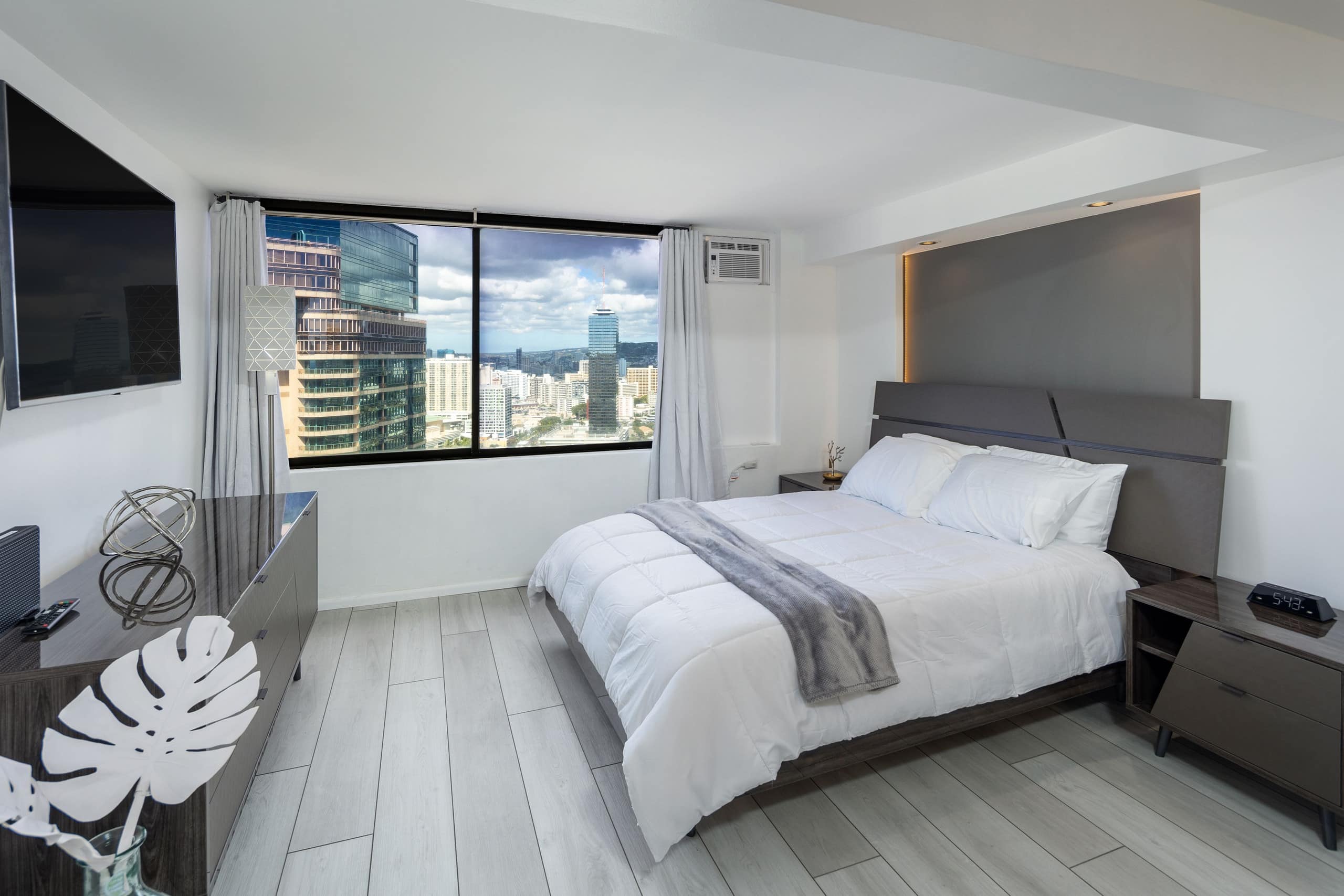 New Modern Gorgeous Views Full Kitchen Waikiki - Image 1