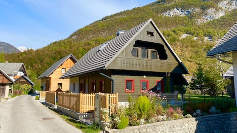 Lake Bohinj - Sweet village cottage on the River
