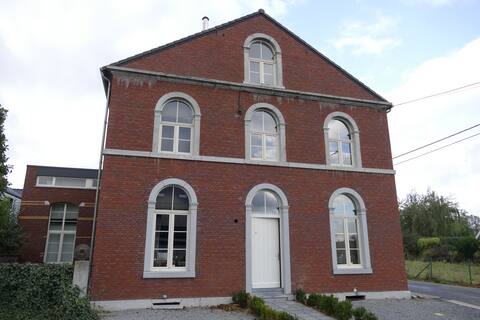 Apartment for 17 persons in an old school