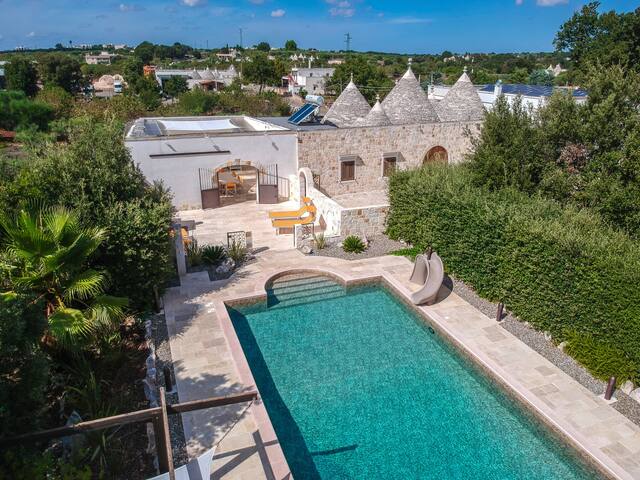 Unique four bedroom Trullo with heated pool