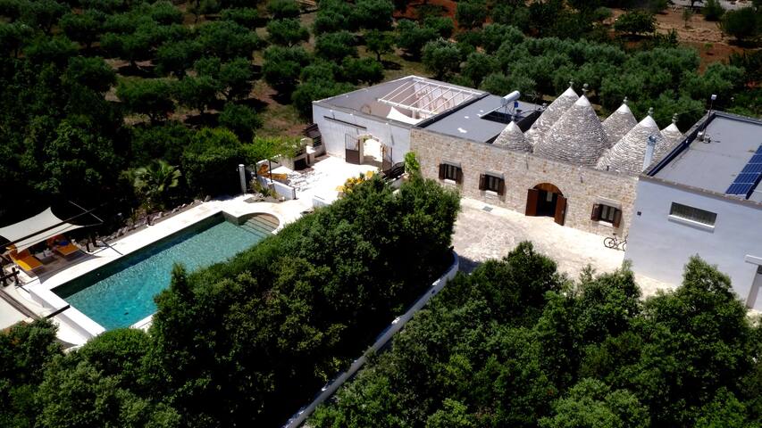 Unique four bedroom Trullo with heated pool gallery image 2