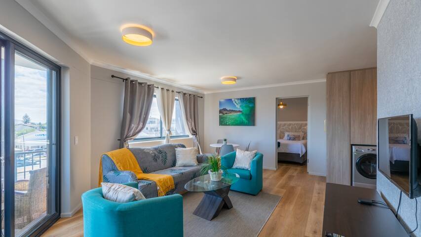 Modern 2 bedroom in bustling Blouberg gallery image 3