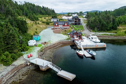 Trinity Oceanfront Cabin w/ Beach, HotTub, Kayaks!