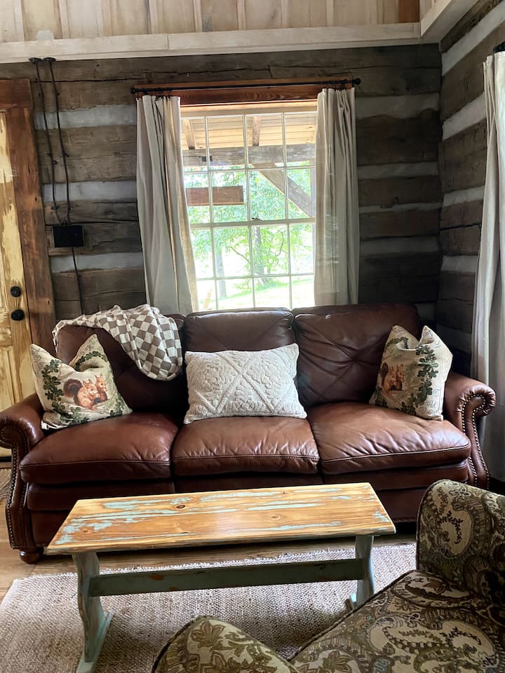Tadpole Cabin At Creek Road Farm - Lookout Mountain, TN