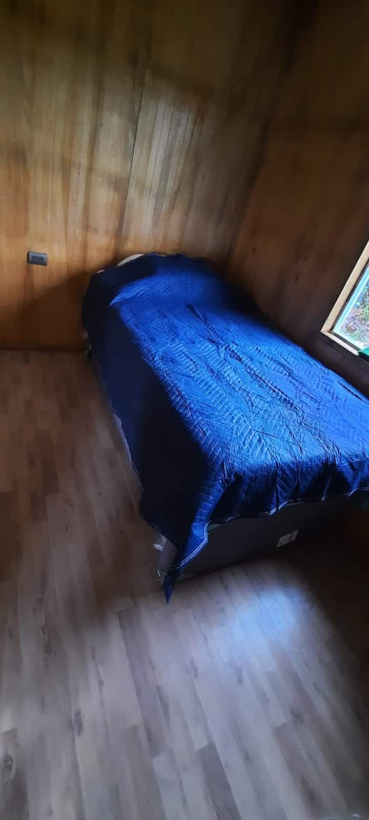 Room 2.
bed of 1 1/2 nest