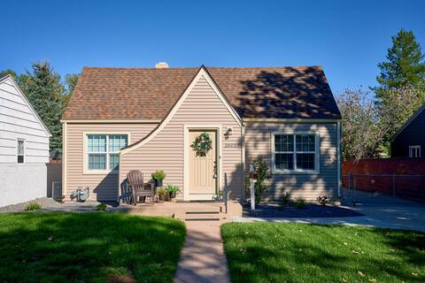 Cozy, Updated Gingerbread-Style Avenues Home