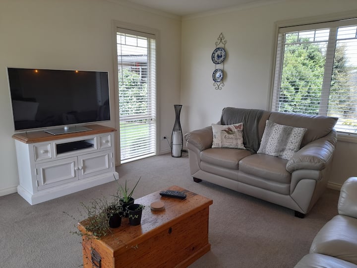 Silk Tree Cottage - West Melton