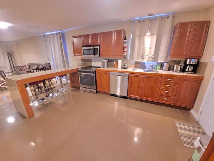 SainteRose, Laval Ferienwohnungen & Unterkünfte Laval, Kanada Airbnb