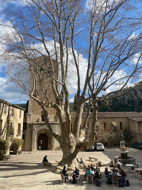 MACLENFA: charming studio in the heart of Herault.