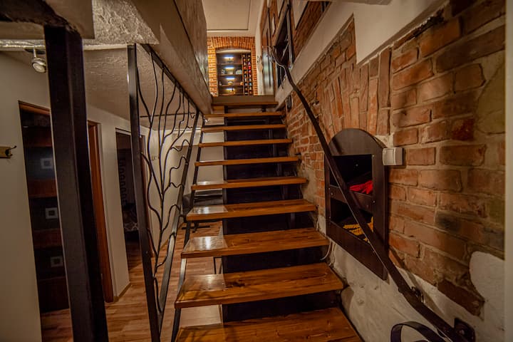 долно ниво (стълби)