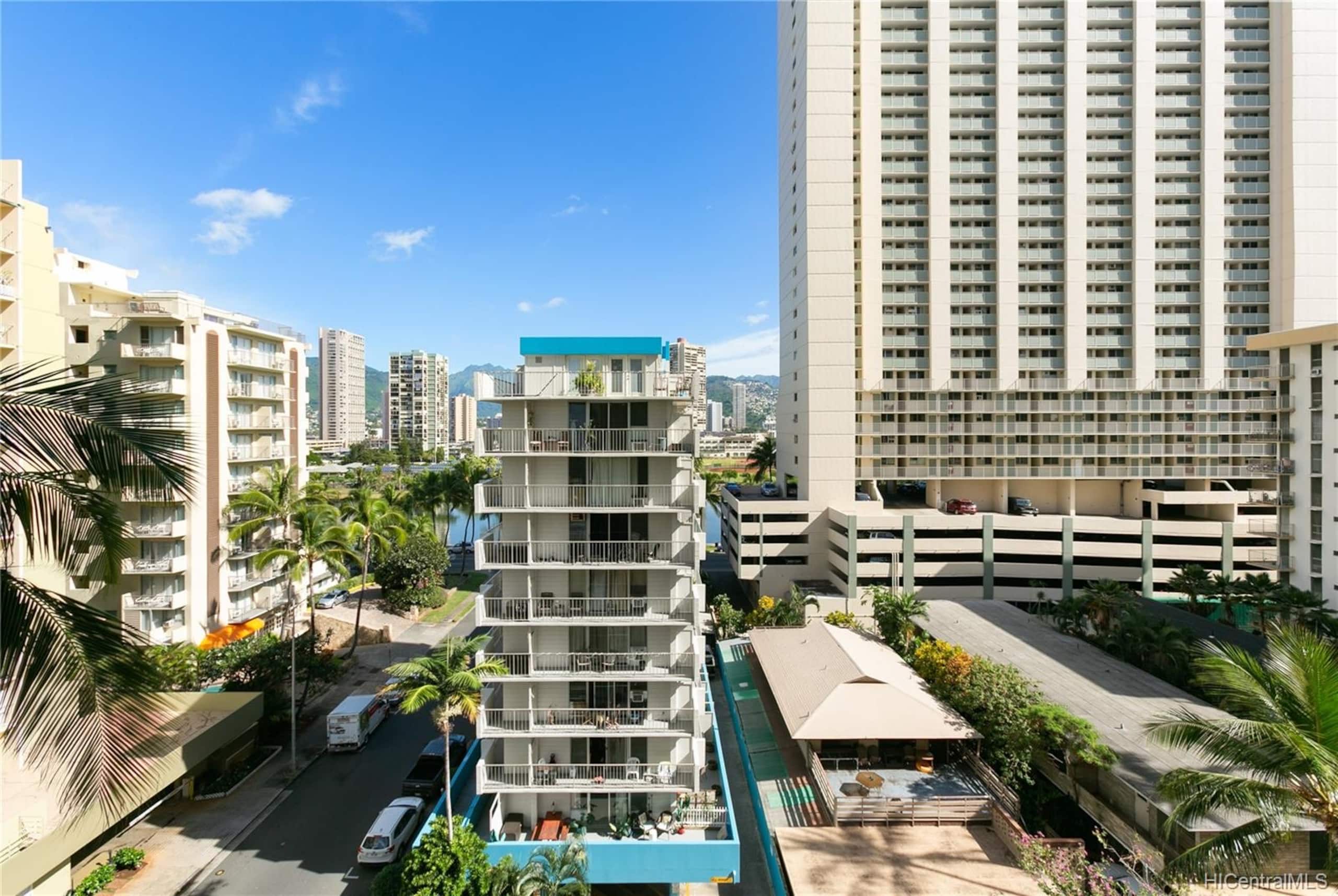 Condo in Honolulu · ★4.89 · Studio · 2 beds · 1 private bath - Image 56