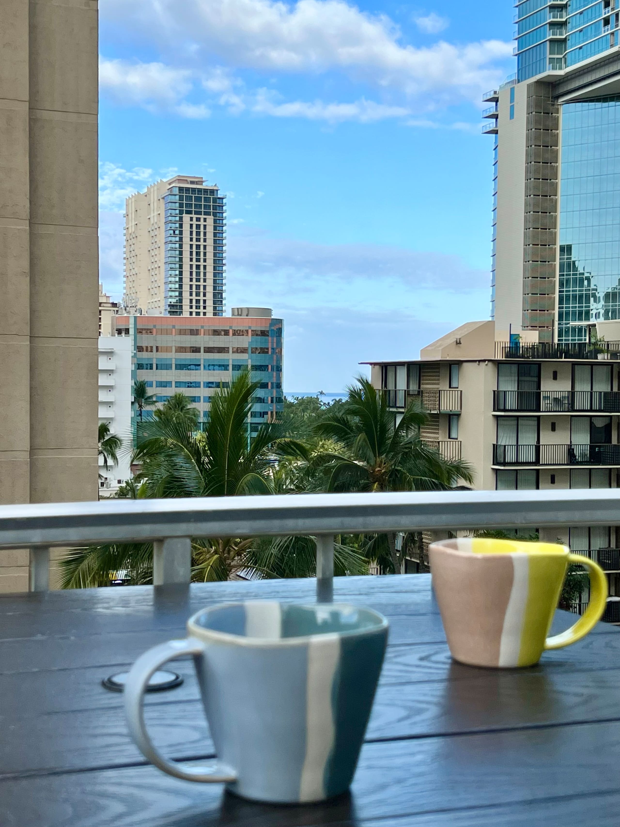 Condo in Honolulu · ★4.89 · Studio · 2 beds · 1 private bath - Image 32
