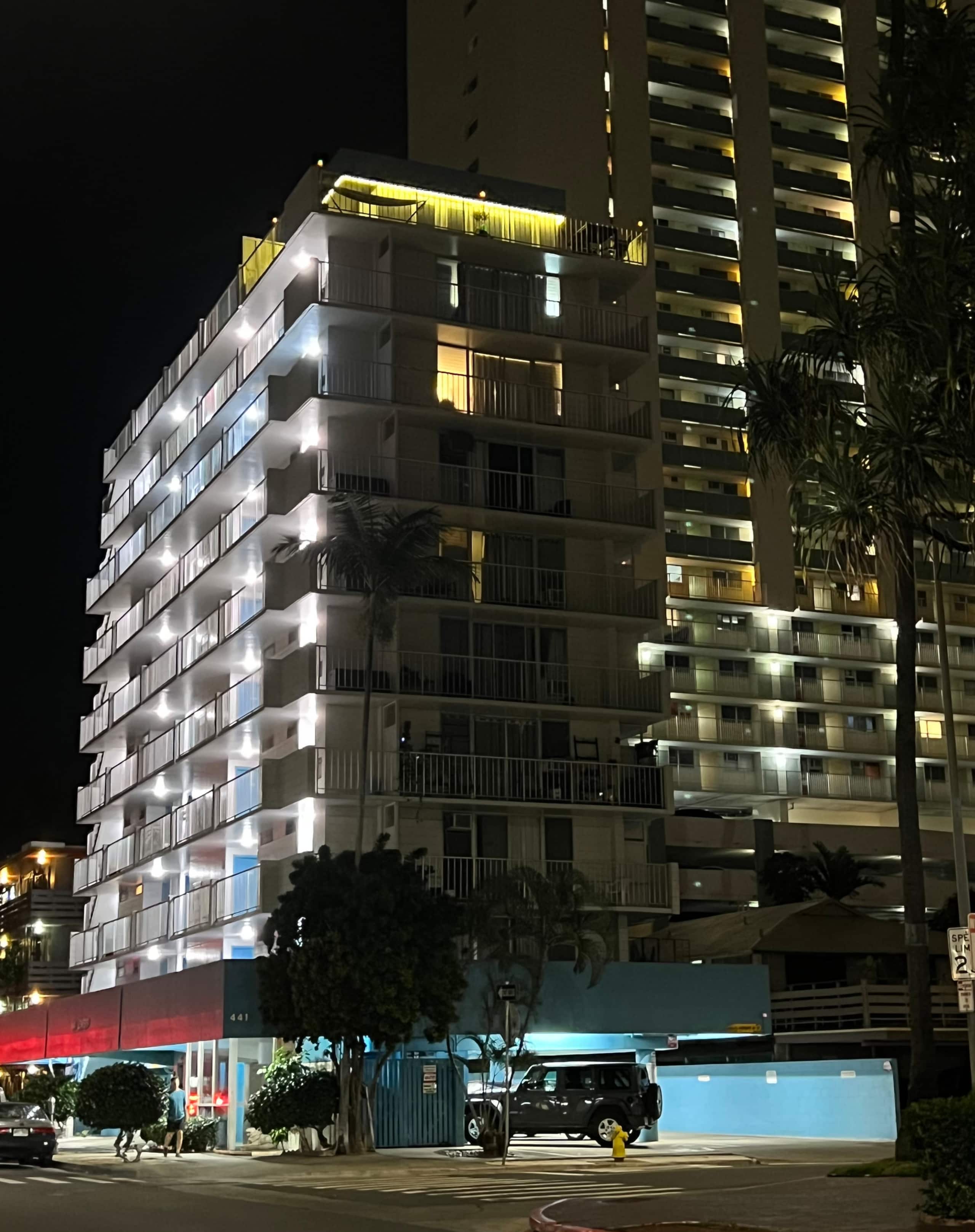 Condo in Honolulu · ★4.89 · Studio · 2 beds · 1 private bath - Image 45