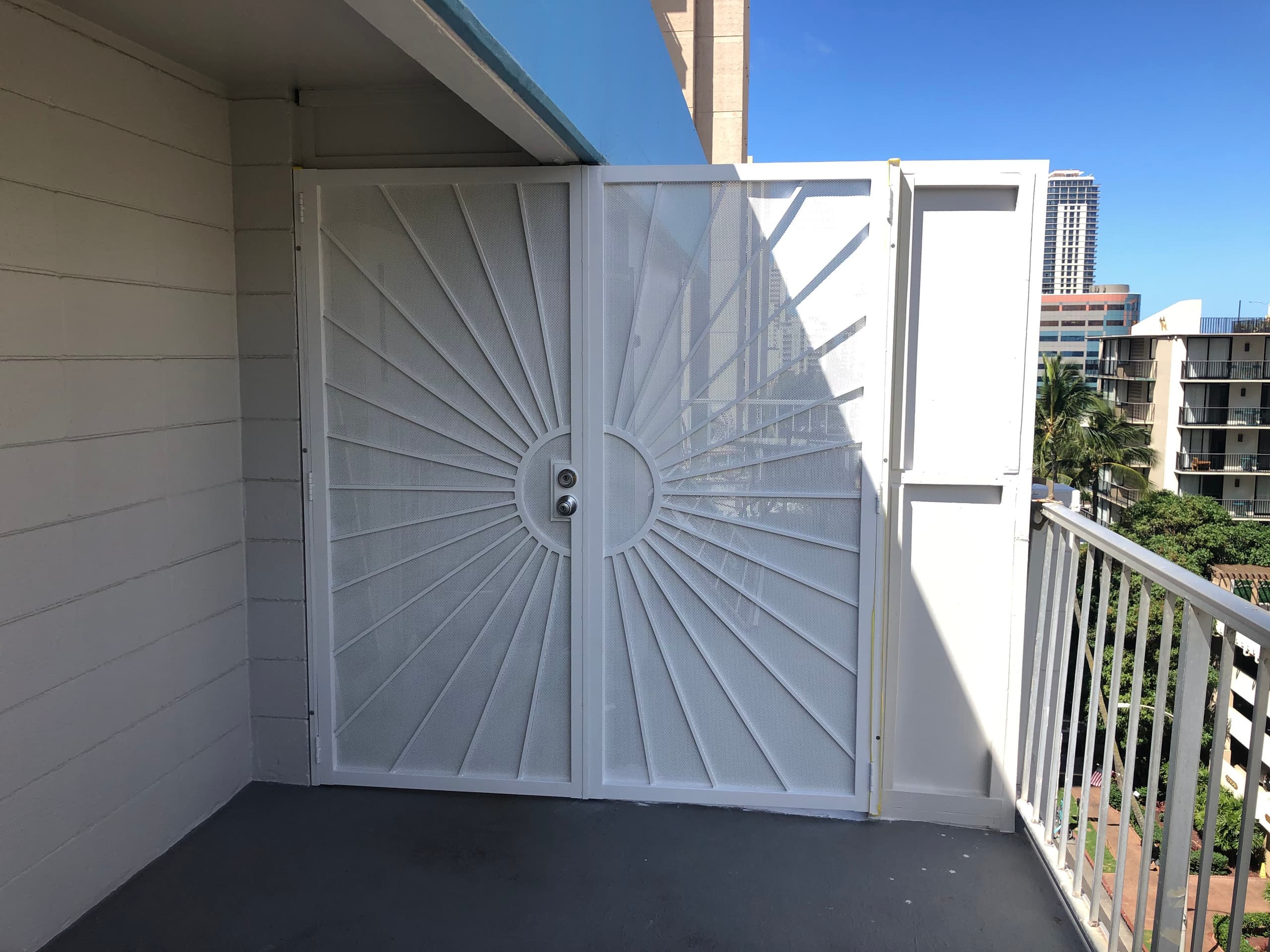 Condo in Honolulu · ★4.89 · Studio · 2 beds · 1 private bath - Image 28