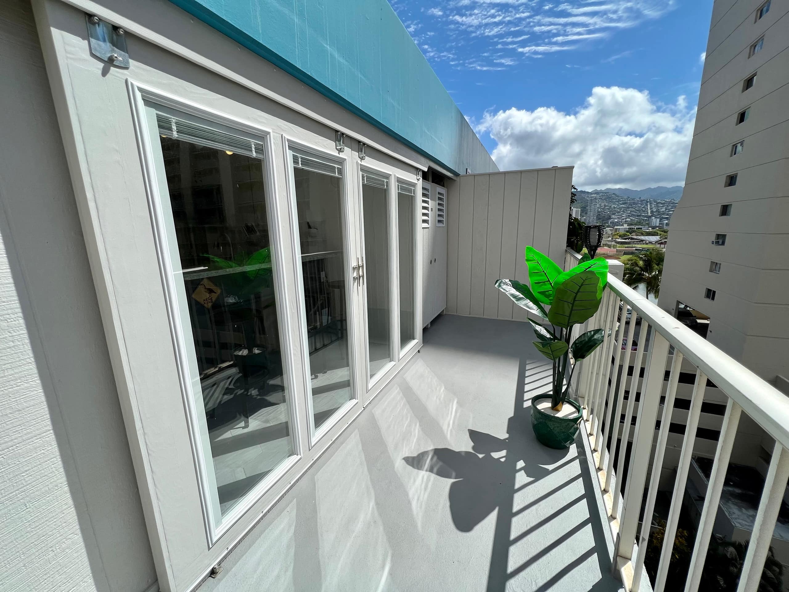 Condo in Honolulu · ★4.89 · Studio · 2 beds · 1 private bath - Image 35