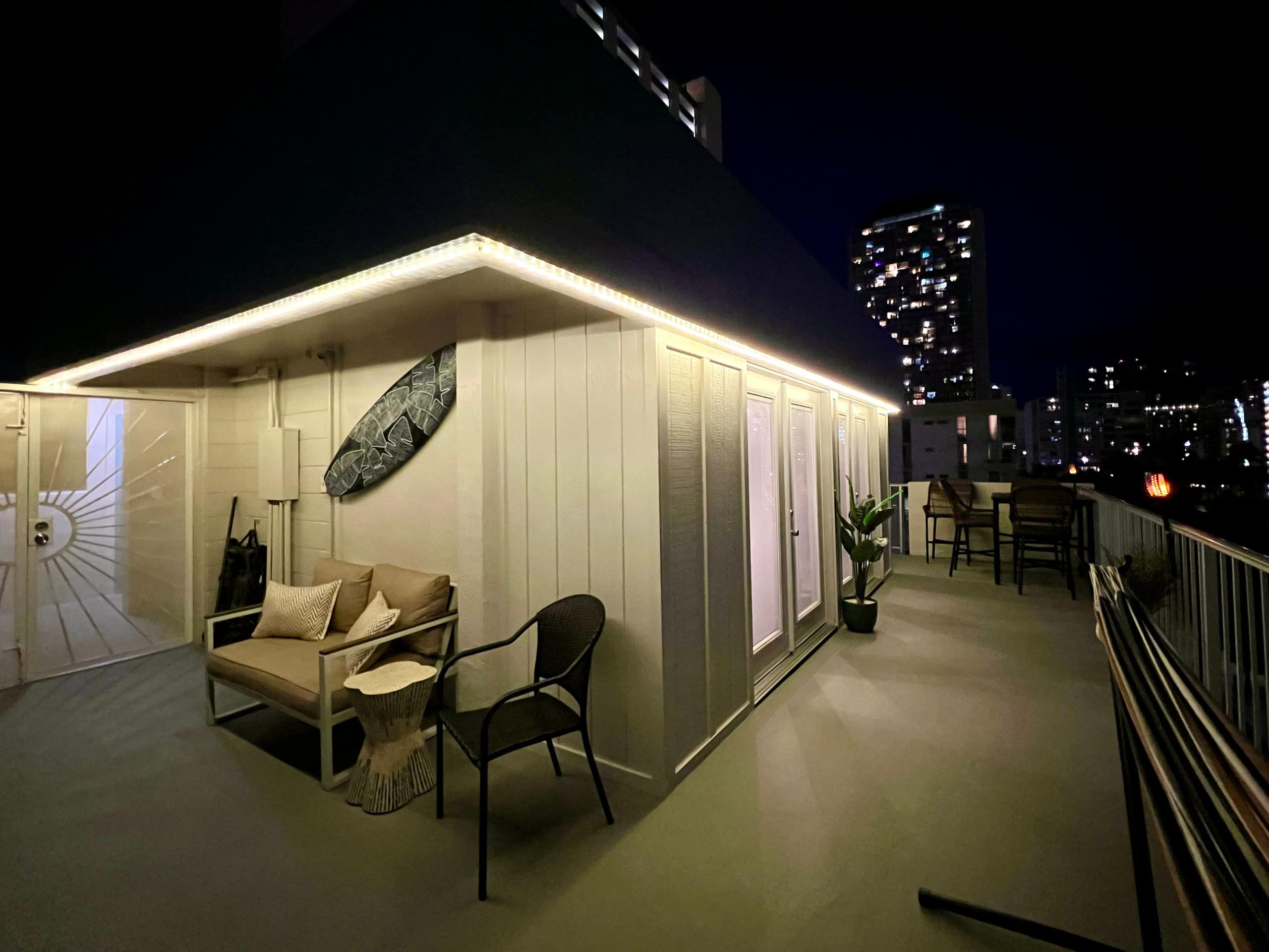 Condo in Honolulu · ★4.89 · Studio · 2 beds · 1 private bath - Image 38