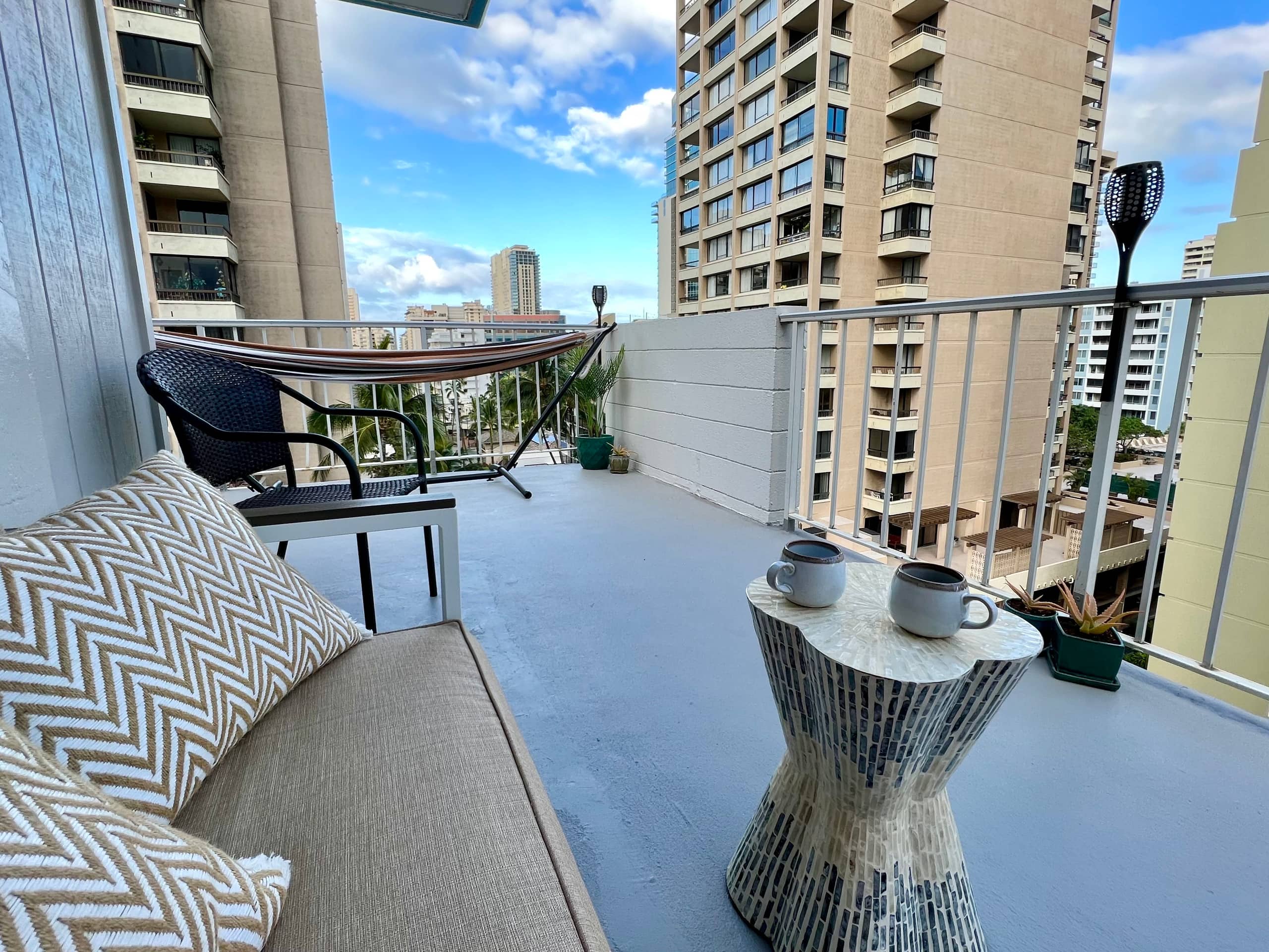Condo in Honolulu · ★4.89 · Studio · 2 beds · 1 private bath - Image 29